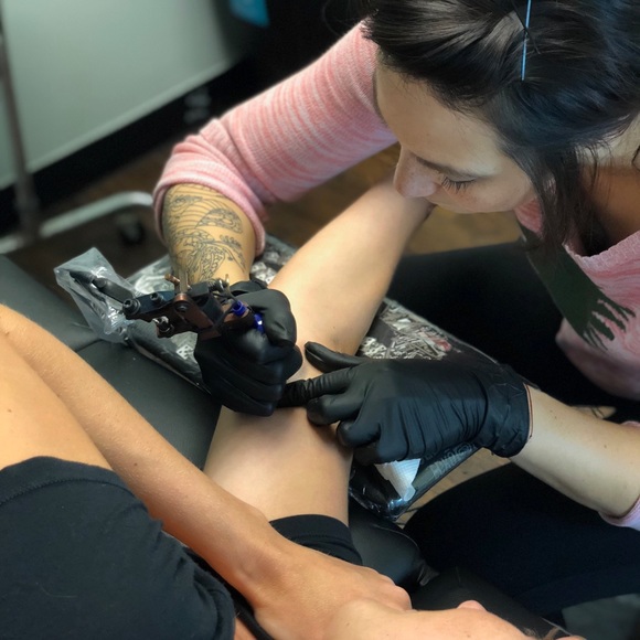 Meet your Posher, Lindsay - Picture 3 of 7